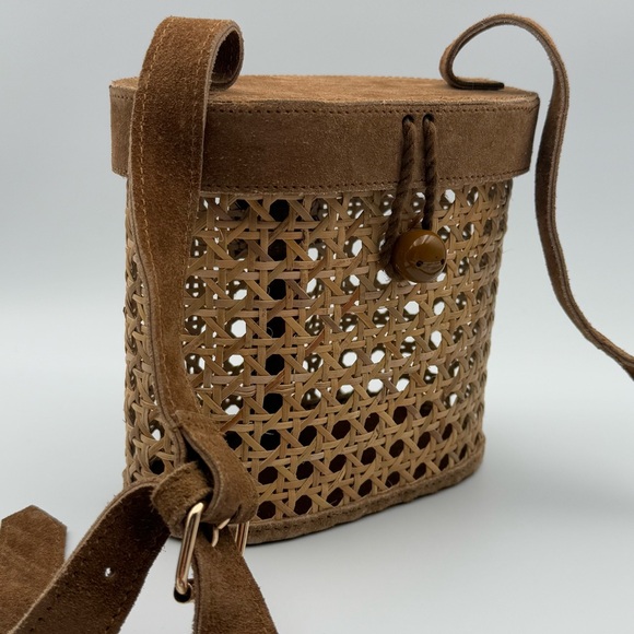 Cane Rattan And Suede Crossbody Bucket Bag - Picture 10 of 12